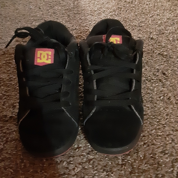 Shoes - Picture 3 of 4